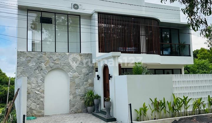 Villa Baru dan Modern Siap Huni di Ungasan