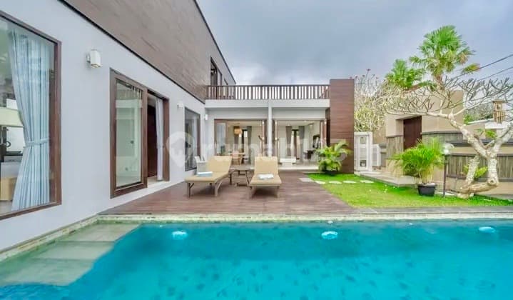 Modern Villa With GWK View Ideal for Investment in Bali