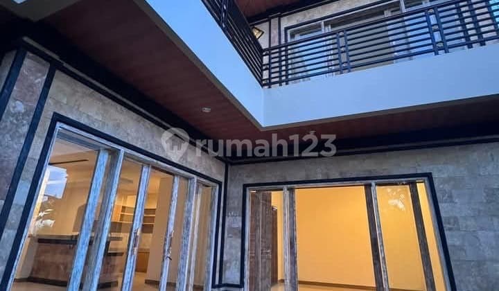 Rumah Modern Dan Baru Semi Furnished Siap Huni 10 Menit Ke Pantai Sanur