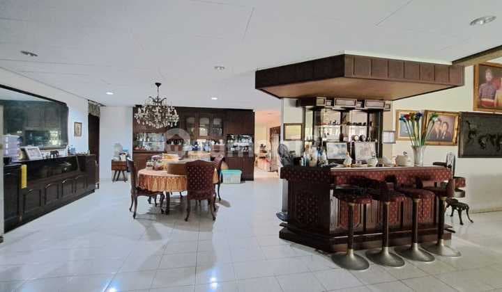 Rumah Besar Tua Layak Huni, Kemanggisan, Jakarta Barat