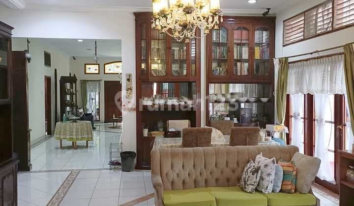 Rumah Bagus di Jl. Kesehatan, Bintaro, Jakarta Selatan