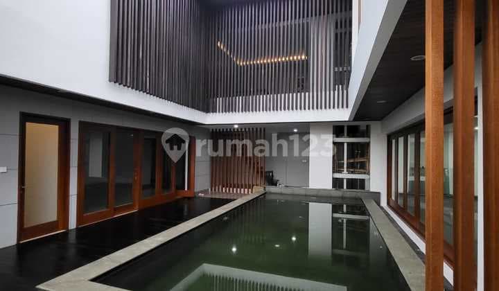 Dijual Rumah Mewah Modern Tropical Minimalis di . Gedung Hijau Pondok Indah