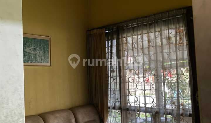 rumah besar hoek terawat siap huni Kopo Permai