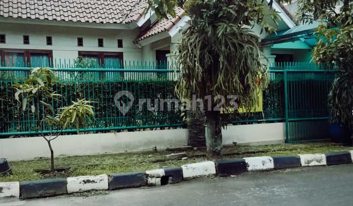 Ready-to-Occupy House can be used for Office in Jakarta Antapani Canal Cluster