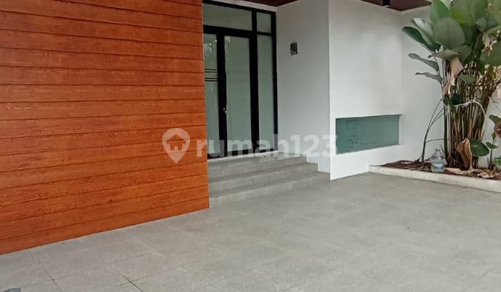 Beautiful Home for an Office in Sukaluyu Cikutra