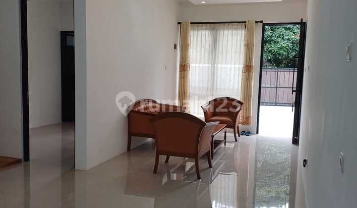 rumah siap huni semi furnished di Gegerkalong