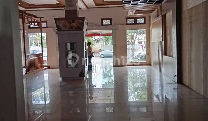 Building Suitable for Business on Main Road Riau Premium Location