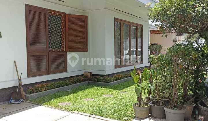 Rumah Classic Tengah Kota Luas Besar Gatot Subroto