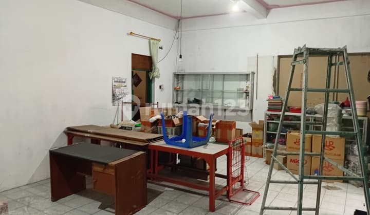 Ruang Usaha Tengah Kota Strategis Diklaten Utara