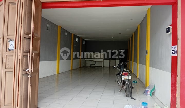 Strategis Pinggir Jalan Raya Parkir Luas