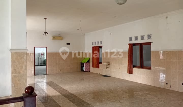 Ruang Usaha Lokasi Strategis Pinggir Jalan Raya Cocok untuk Klinik atau Kantor