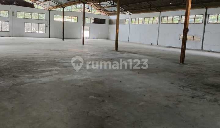 Gudang Siap Pakai Lokasi Strategis Pinggir Jalan Raya di Ngaliyan