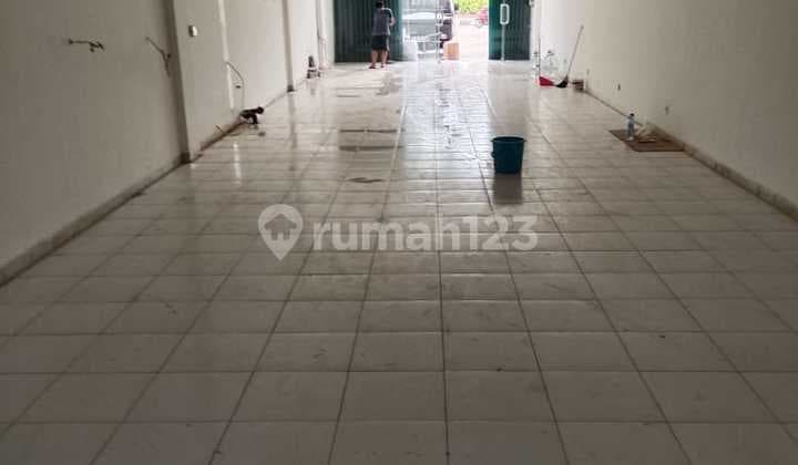 Lokasi Strategis Pinggir Jalan Raya Kawasan Bisnis Cocok untuk Usaha atau Kantor