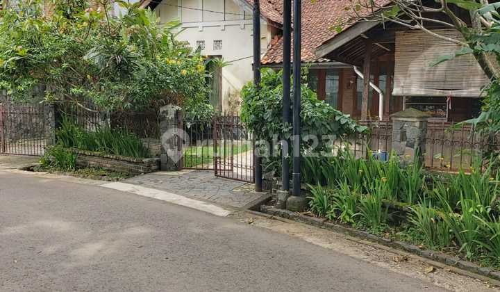 Rumah Iconic Dekat Saparua Kota Bandung