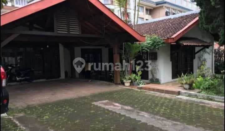Rumah Classic Bandoeng Doeloe Nyaman di Bukit Dago Bandung Kota