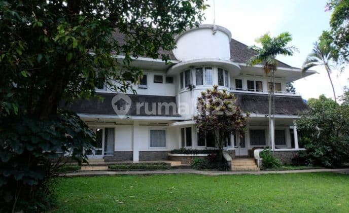 Rumah Classic Belanda Area Premium Dago Bandung