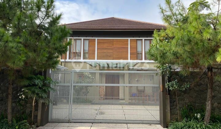Rumah Modern Minimalis Area Asri Di Setiabudi Bandung