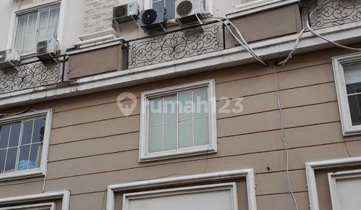 Affordable Shop House in a Strategic Location for Business at Green Lake City