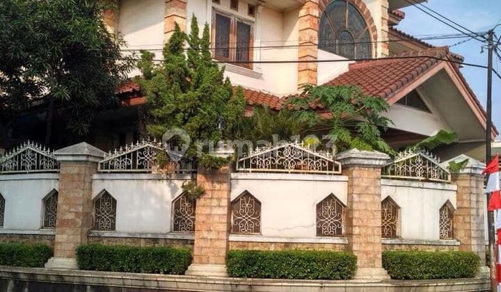 Rumah 2 Lantai Bagus SHM di Jl Panjang, Jakarta Barat