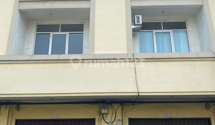 Ruko Gandeng di Mutiara Taman Palem Cengkareng