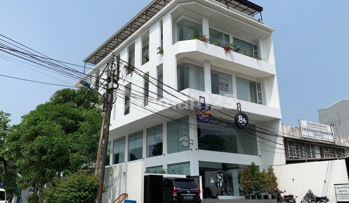 Ruko Siap Pakai Lantai Minimalis LT 412M2 Kantor Sekat Hadap Selatan Hoek Lokasi 86 Juice