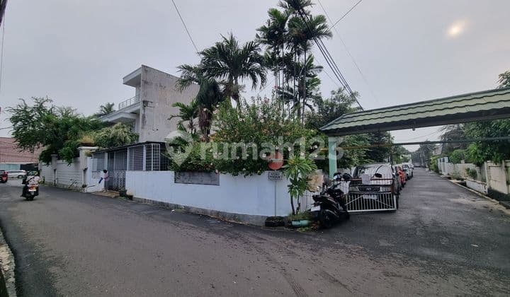 Well-Maintained Old House with Land Included. Square-Shaped Land in Angsana. Duri Kepa, West Jakarta.