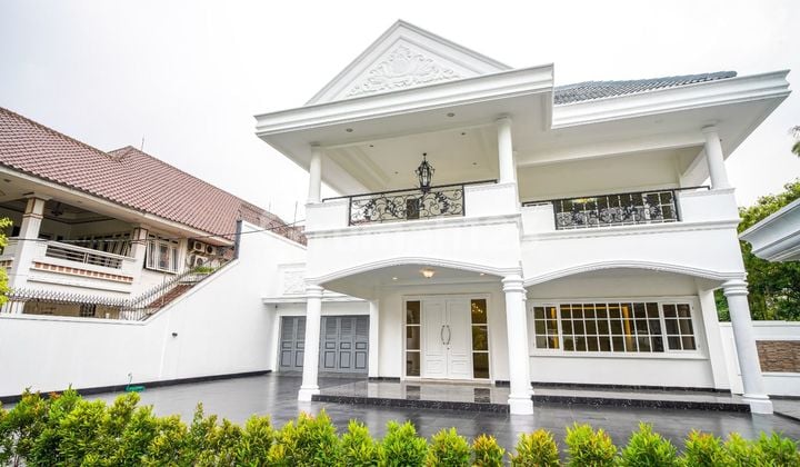 Rumah mewah 2 lantai di Jl. Bangka, Mampang Prapatan, Jakarta Selatan
