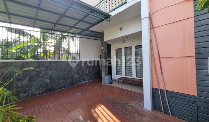 Rumah 2 Lantai Disewakan di Perumahan Puri Media Jakbar Dekat Akses Bandara