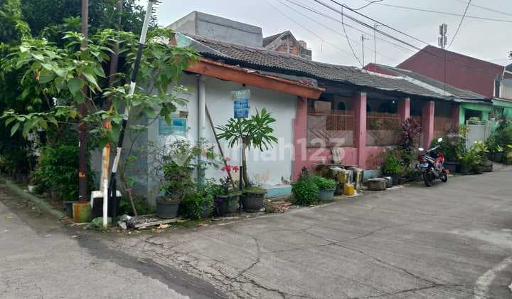 For Quick Sale House in Hook Position Flood-Free Area Narogong Bekasi