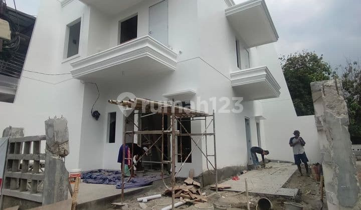 Rumah Dalam Perumahan Pondok Kelapa Jakarta Timur