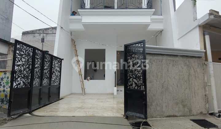 Rumah Model Modern Classic dan Minimalis Area Kalisari Jakarta