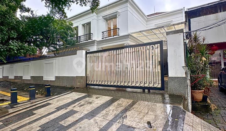 Rumah Mewah yang Elegant Area Kebayoran Baru Jakarta Selatan