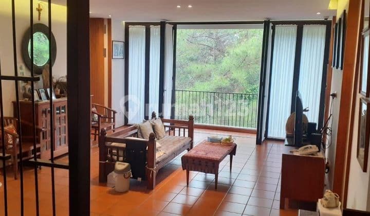 Rumah villa 4 lantai downslope Resort Dago Pakar