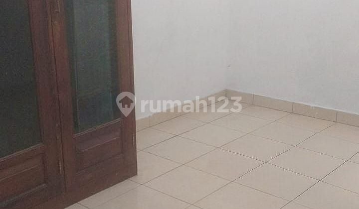 Dijual rumah kost aktif dalam gang di sayap Kepatihan