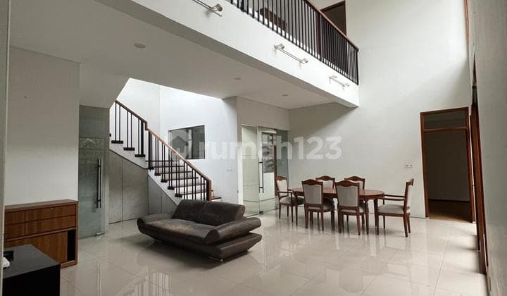 For Rent, Ready-to-Occupy House in Singgasana Cheap