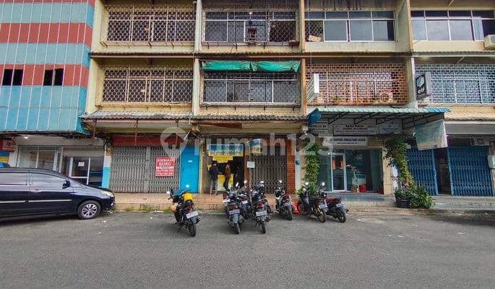 Ruko.jual.second.111m.hgb.komplek Wijaya Kusuma,pusat Keramaian Dekat Nagoya Hill Mall, Nagoya