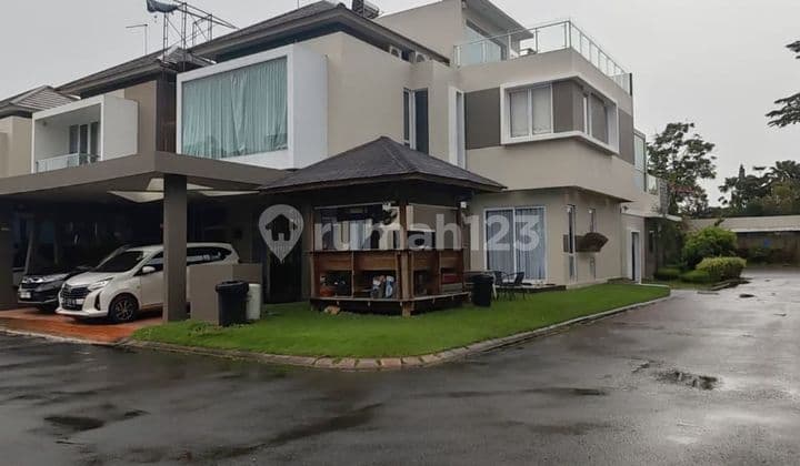 For sale. Secondhand house. Good. HGB 220m² with hook. Royal Grande Batam Centre.