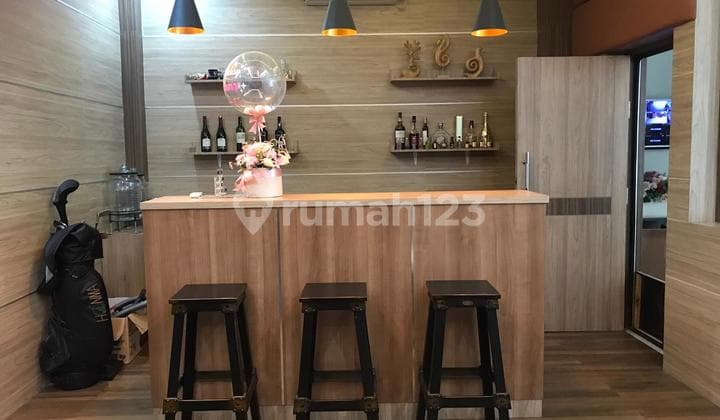 Dijual Rumah Lux Full Furnished di Mainroad Kopo 2,5 Lantai