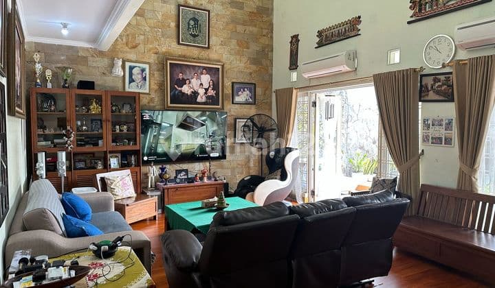 Rumah Bagus Semi Furnished SHM BSD, Tangerang