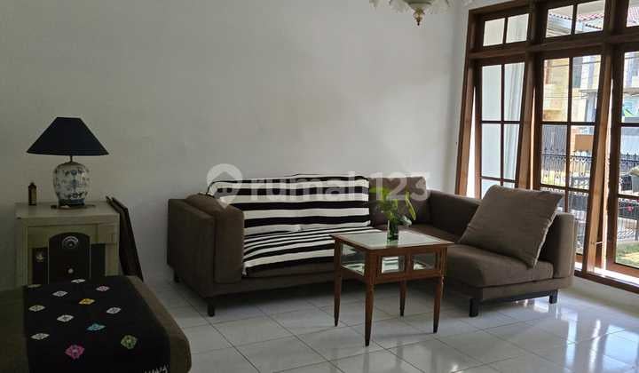 Dijual Rumah 2 Lantai di Komplek Semarapura Pondok Cabe, Tangerang Bagus Semi Furnished SHM