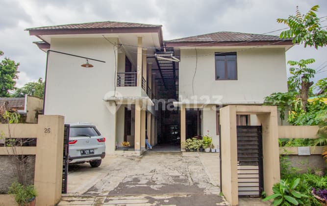 Kost Dan Kontrakan Jakarta Timur. Dekat Area Bisnis Dan Perkantoran Selangkah Ke Jl. Tb Simatupang. Harga Mendekati Njop. 2 Lantai Kamar 85% Terisi. Semi Furnished.