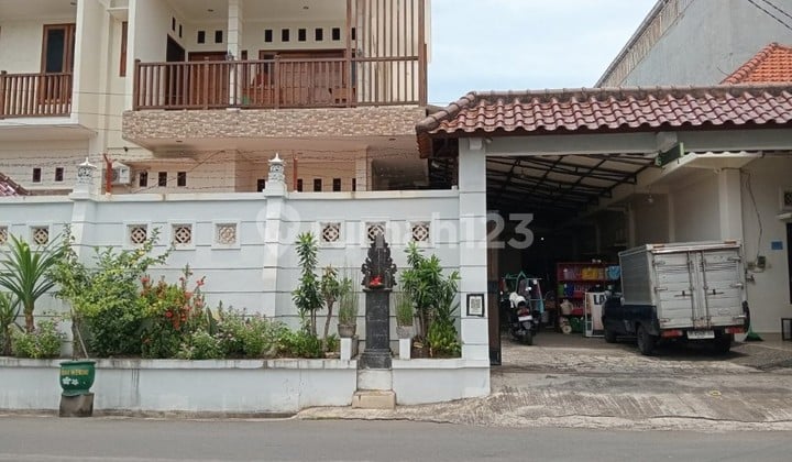 For Sale 2-Story House in Teuku Umar with Spacious Parking