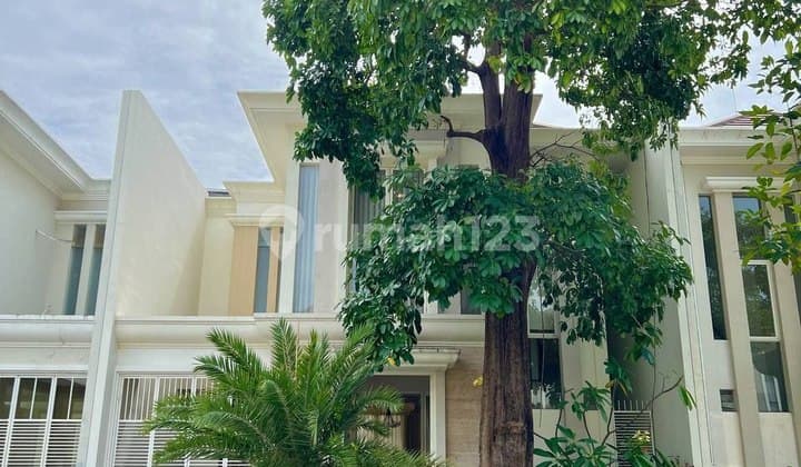 Rumah Pakuwon City Cluster Long Beach Furniture Custom by KANA