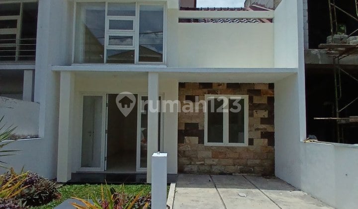 Rumah Baru The Greenlake Wonorejo 1 Lantai Lebar 6 Ceiling Tinggi