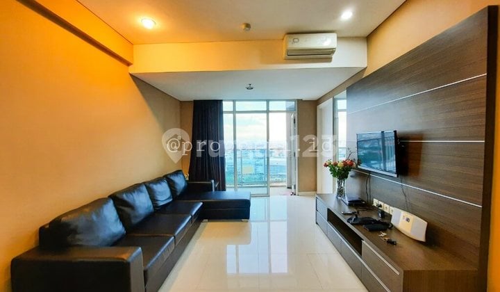 Sewa Apartemen Trillium 3 BR Tower A Lt 23 Posisi Hoek Furnished