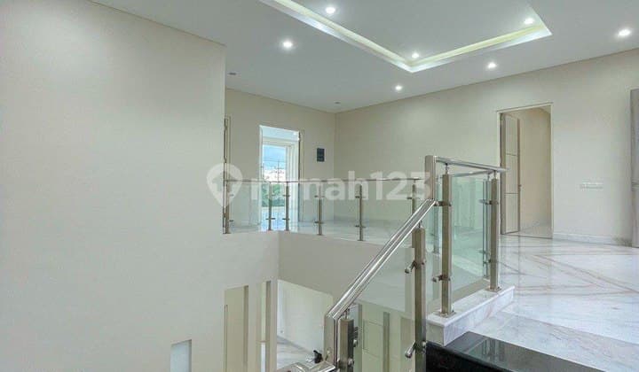Rumah Mewah Kertajaya Indah Timur 2 Lantai Ada Private Pool