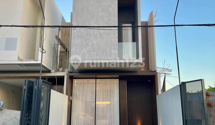 Rumah Baru Modern Mojoarum Dharmahusada 2 Lantai Furnished Tipe A