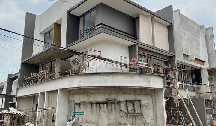 Rumah Baru Premium Manyar Kertoadi 3 Lantai Design Lega Tipe Hoek