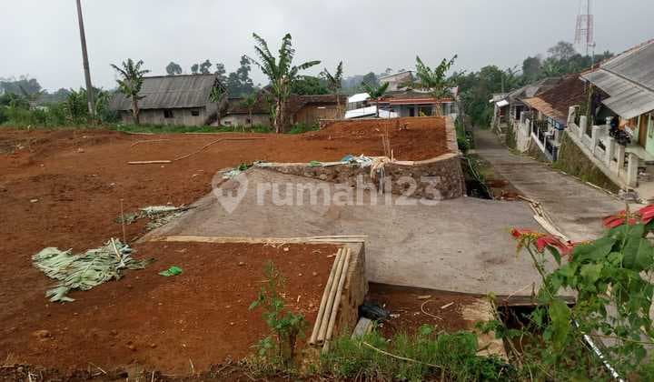 Land with Mountain View, Suitable for Residence and Gardening in Cianjur.