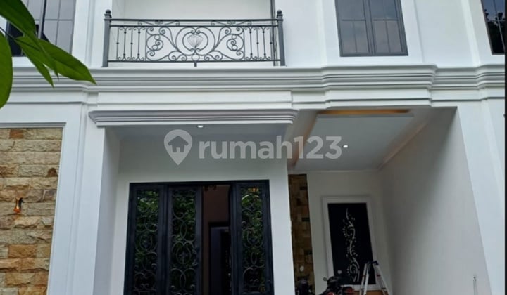 Rumah Townhouse Baru Siap Huni di Pusatnya Jagakarsa